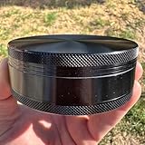 Kräutermühle. 10,2 cm große Mühle ermöglicht es Ihnen, Ihre Kräuter...