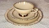 3 tlg. Porzellanset. Tasse, Untertasse & Kuchenteller in Creme, mit...