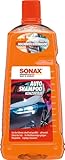 SONAX AutoShampoo Konzentrat (2 Liter) durchdringt und löst Schmutz...